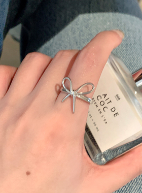 简洁线条蝴蝶结开口戒指女