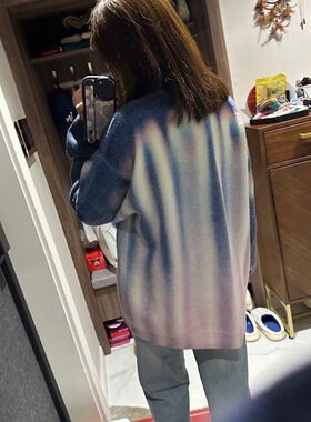 Amor秋冬款23fw Blurred Logo Sweater 模糊渐变圆领毛衣