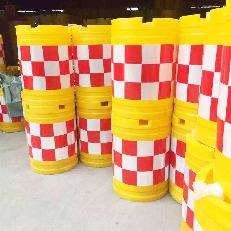 PE滚塑吹塑防撞桶圆柱形大容量注水式交通隔离墩水马反光防撞桶