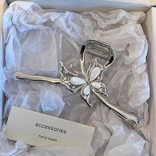 小众设计金属蝴蝶抓夹女新款高级感后脑勺鲨鱼夹大号发量多发夹子