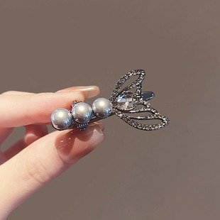 高级感珍珠鱼尾发夹女2025新款侧边刘海夹气质发卡百搭碎发鸭嘴夹