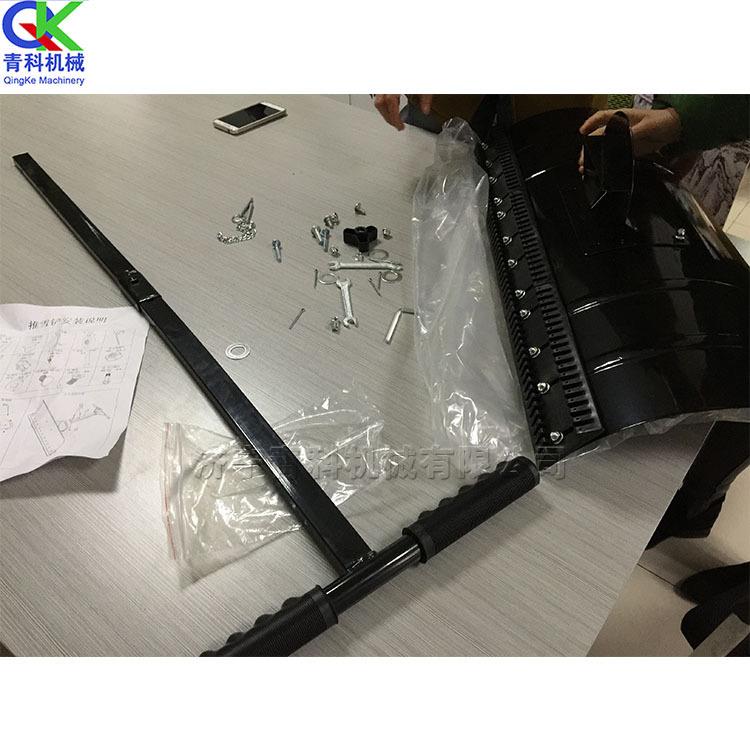 社区街道除雪铲小型立式双杆轮式推雪铲手推式路面铲雪清雪工具