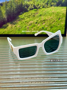 极速无聊了 戴个拽拽的眼镜大小眼不对称墨镜 挑W眉不规则太