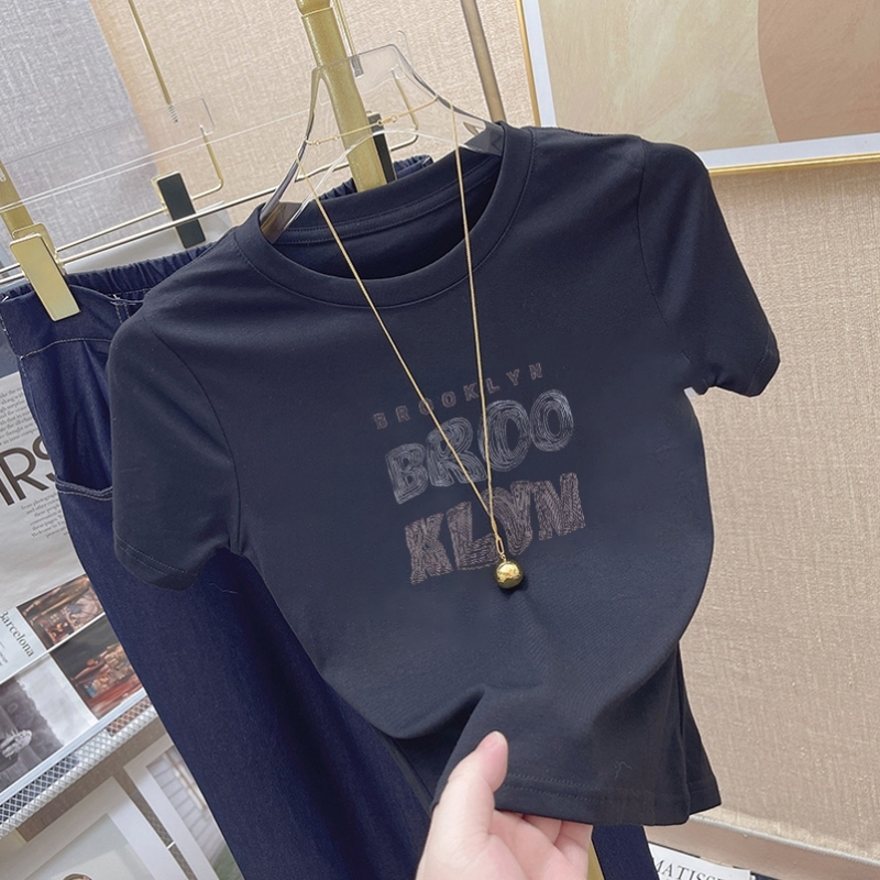 正肩短袖T恤女2025夏季新款纯棉修身显瘦内搭打底衫设计感V领上衣