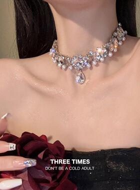 珍珠镶钻夸张水滴花朵项链choker