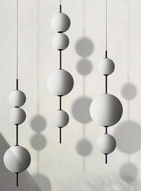 北欧简约新款网红客厅卧室吊灯创意轻奢球白色LED玻璃泡泡球灯