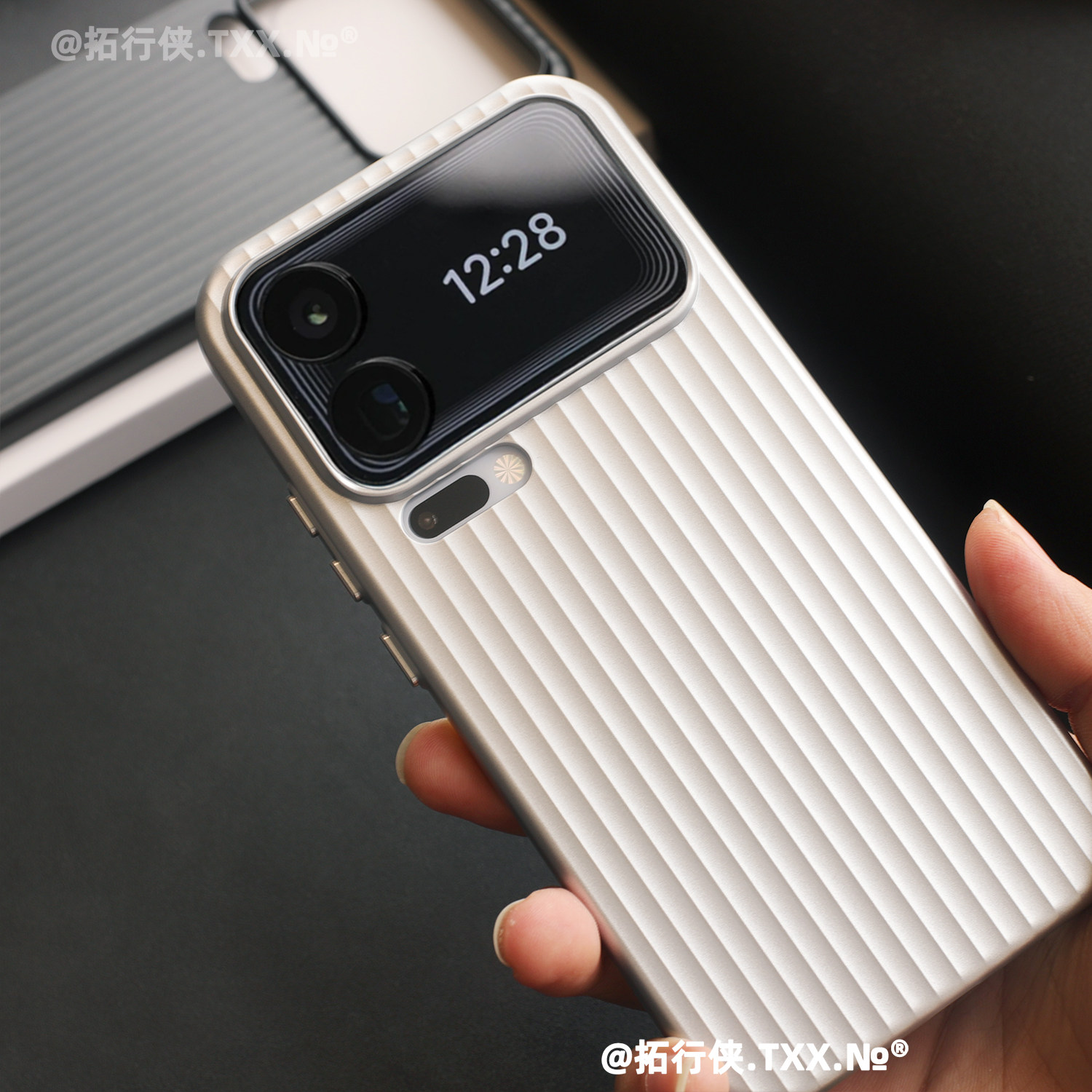 太空银色高级金属感适用小米17pro手机壳立体行李箱纹外壳17promax创意硬壳15spro独立按键14/13超薄磨砂潮男