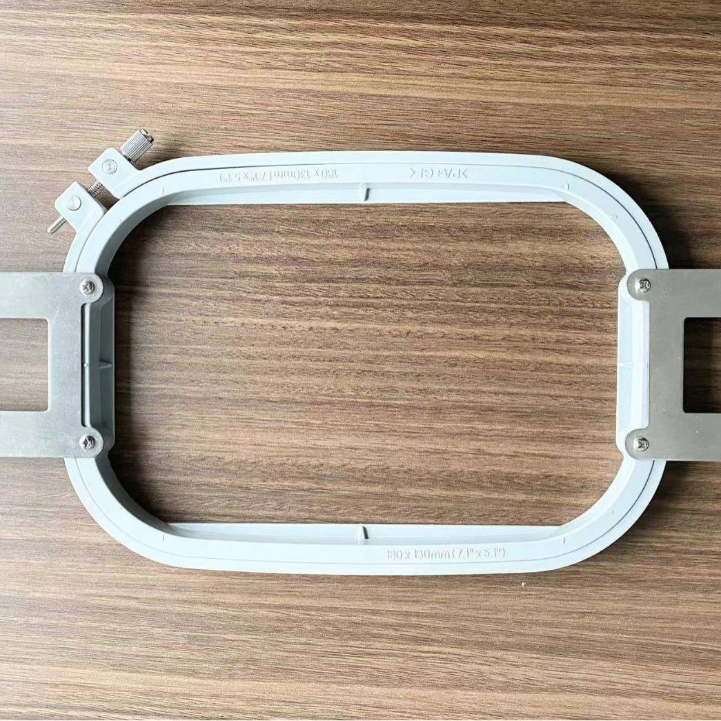 绣框小型绣花机电脑花样机锁边机缝中设备绣花设备