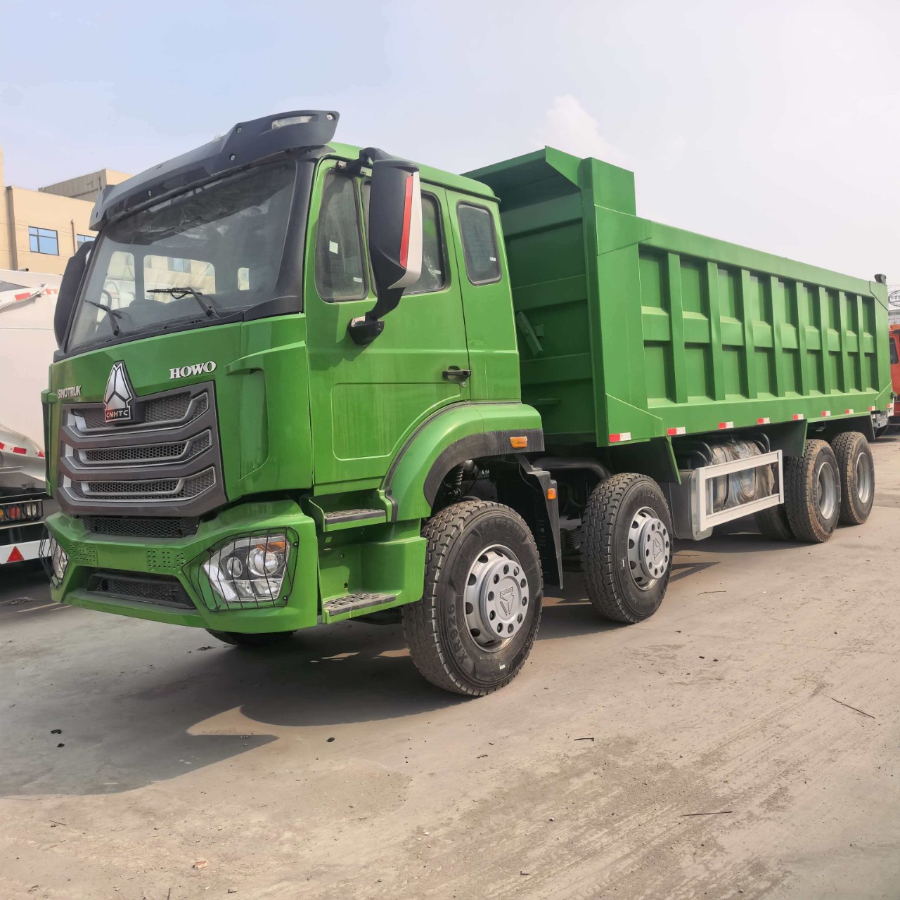 HOWO豪瀚NX8×4矿用自卸车