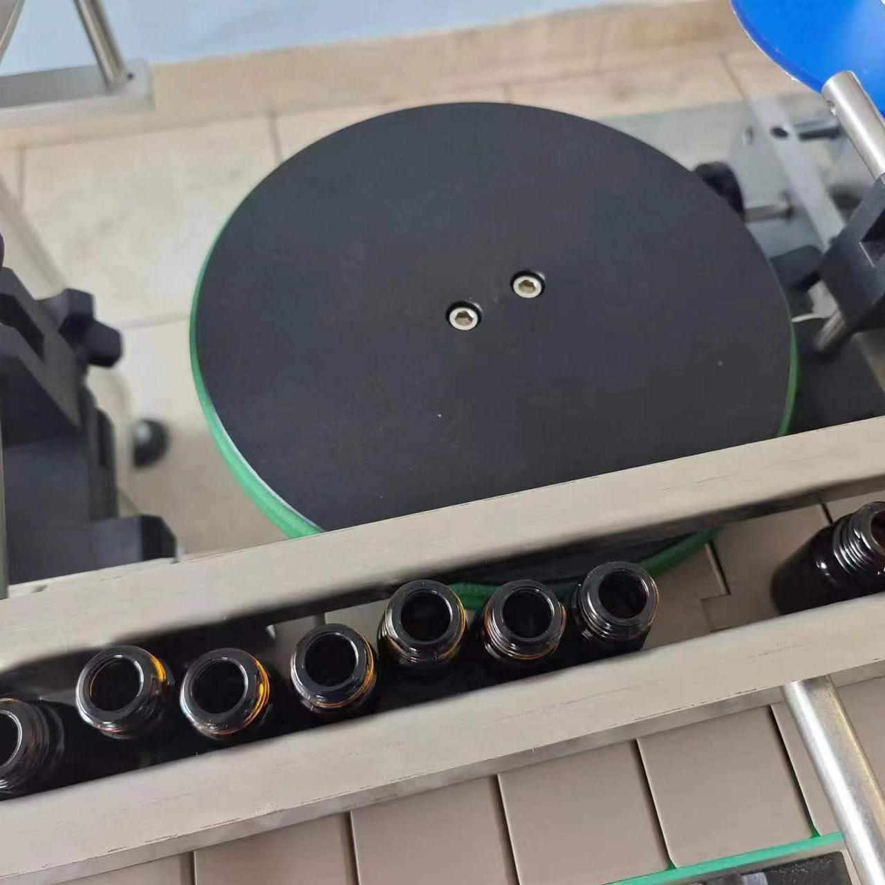 全自动机理瓶上料标全自动搓滚式贴酒瓶圆贴标机加四瓶头YCT灌装