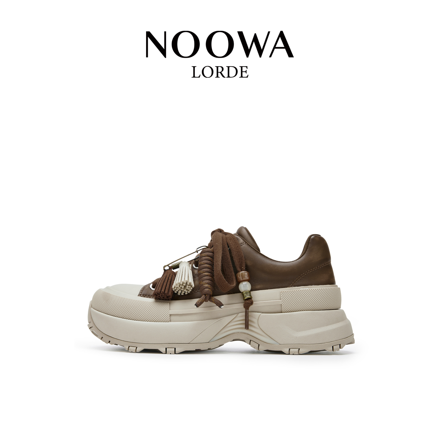 商场同款时尚挂件增高百搭小白鞋