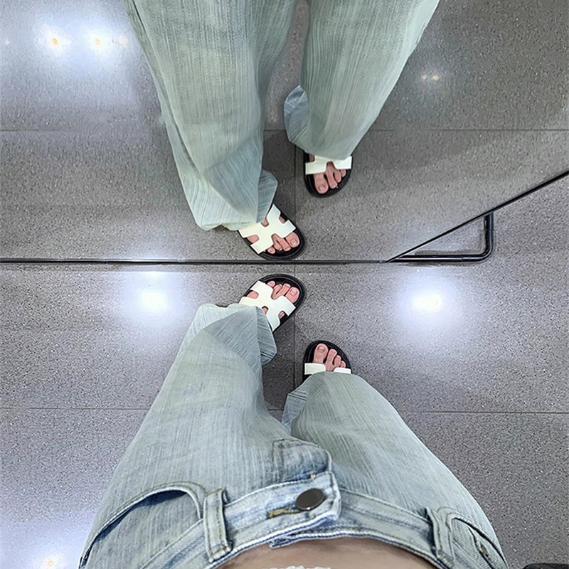 浅蓝色直筒牛仔裤女秋季新款胖妹妹mm梨形身材高腰宽松显瘦阔腿裤