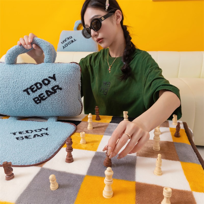 抱枕被子两用午睡毯子二合一车用枕头被办公室午休靠枕车载盖毯