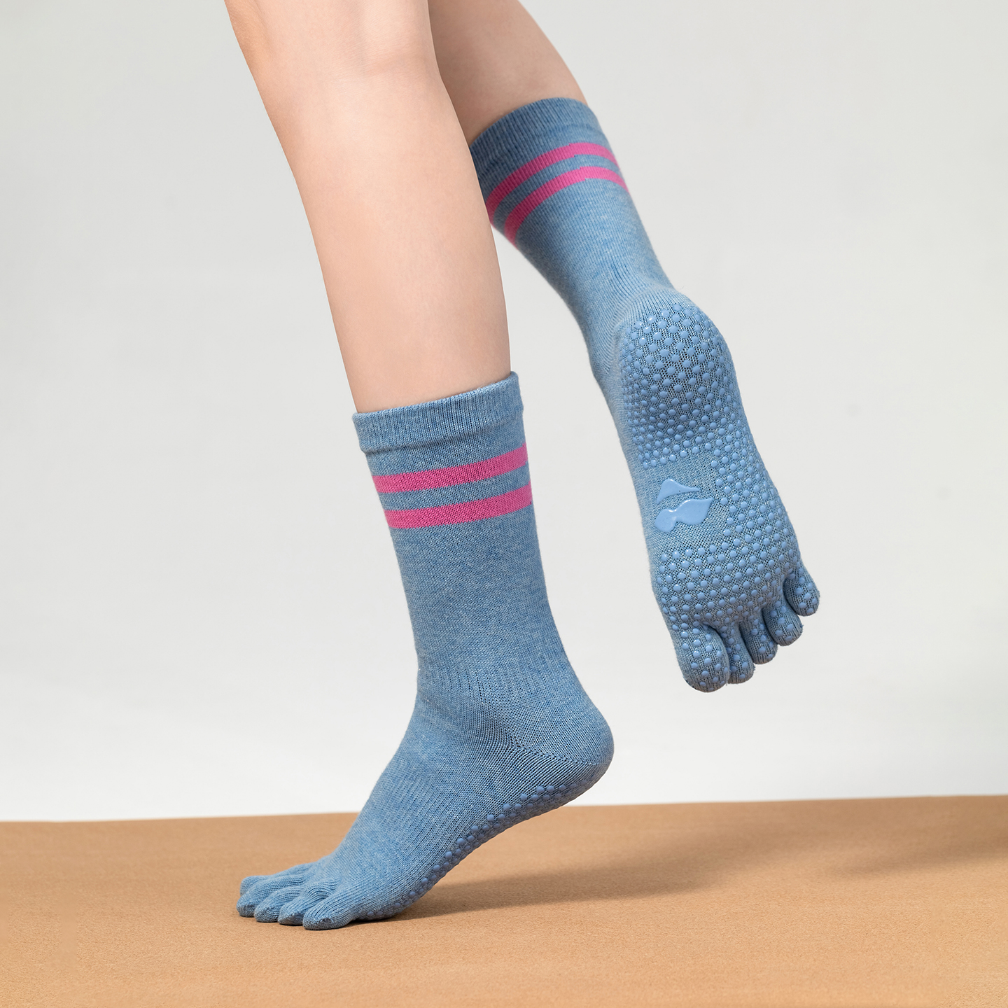 SIXHYS专业防滑普拉提袜瑜伽袜子女中筒系列五指分趾室内健身舞蹈