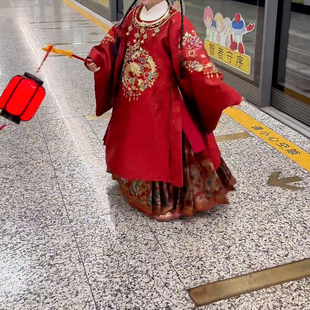 新中式套装新款2026秋冬季女童明制汉服秋冬年服马面套装国风