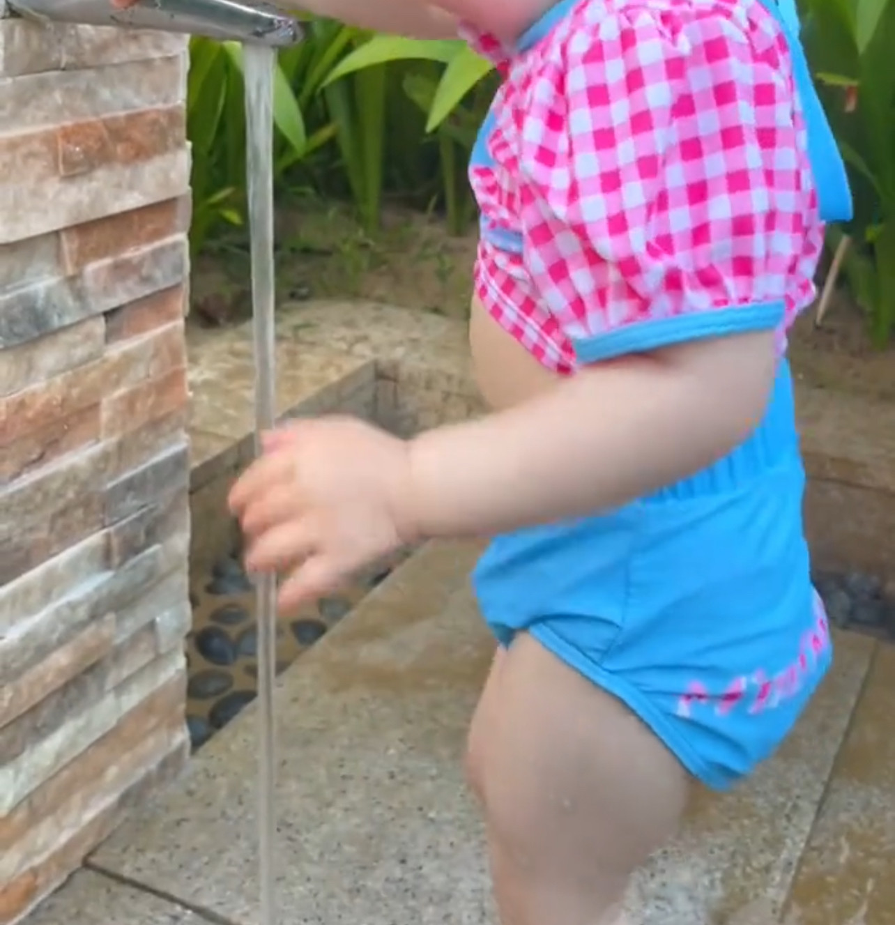 撞色夏日套装潮流泳衣夏季新款可爱儿童分体女孩海边游泳衣泳装