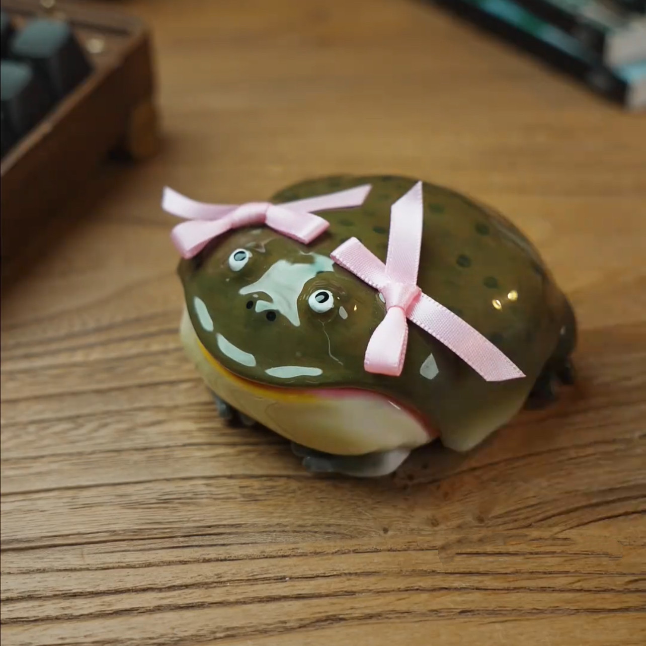 公主蝴蝶结抽象苹果新款pro3整蛊4代搞怪3代抖音同款可爱丑蛙耳机壳适用Airpods pro2