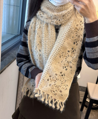 新款2025镂空围巾手工钩织毛线冬季保暖百搭送朋友礼物DIY材料包