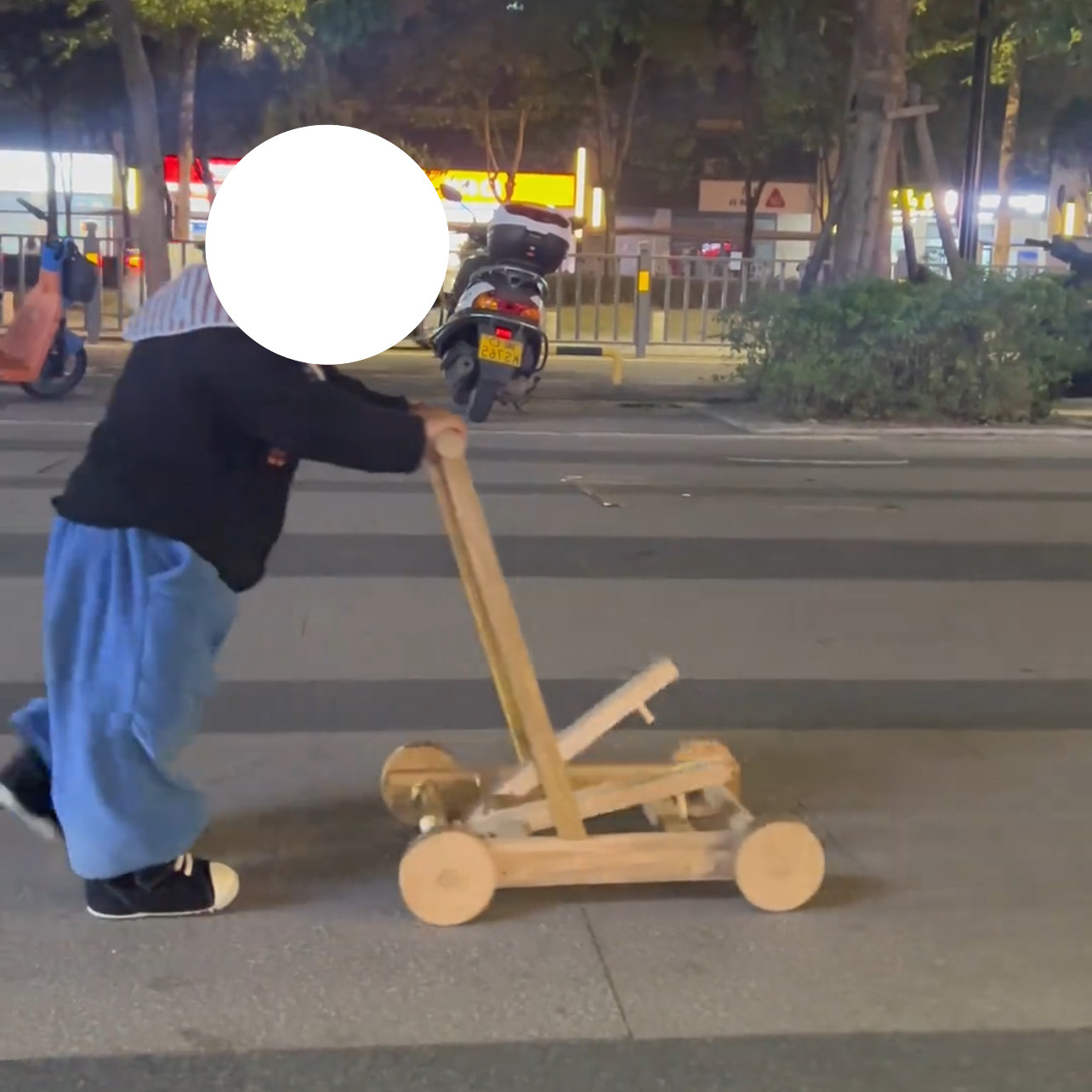 趣味便携式扶手小孩学步车手推车实木婴儿车益智老式椭圆轮木质