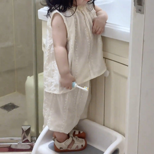 蕾丝花边领无袖背心宽松灯笼裤小黄鸭女童2025夏季新款森系田园风