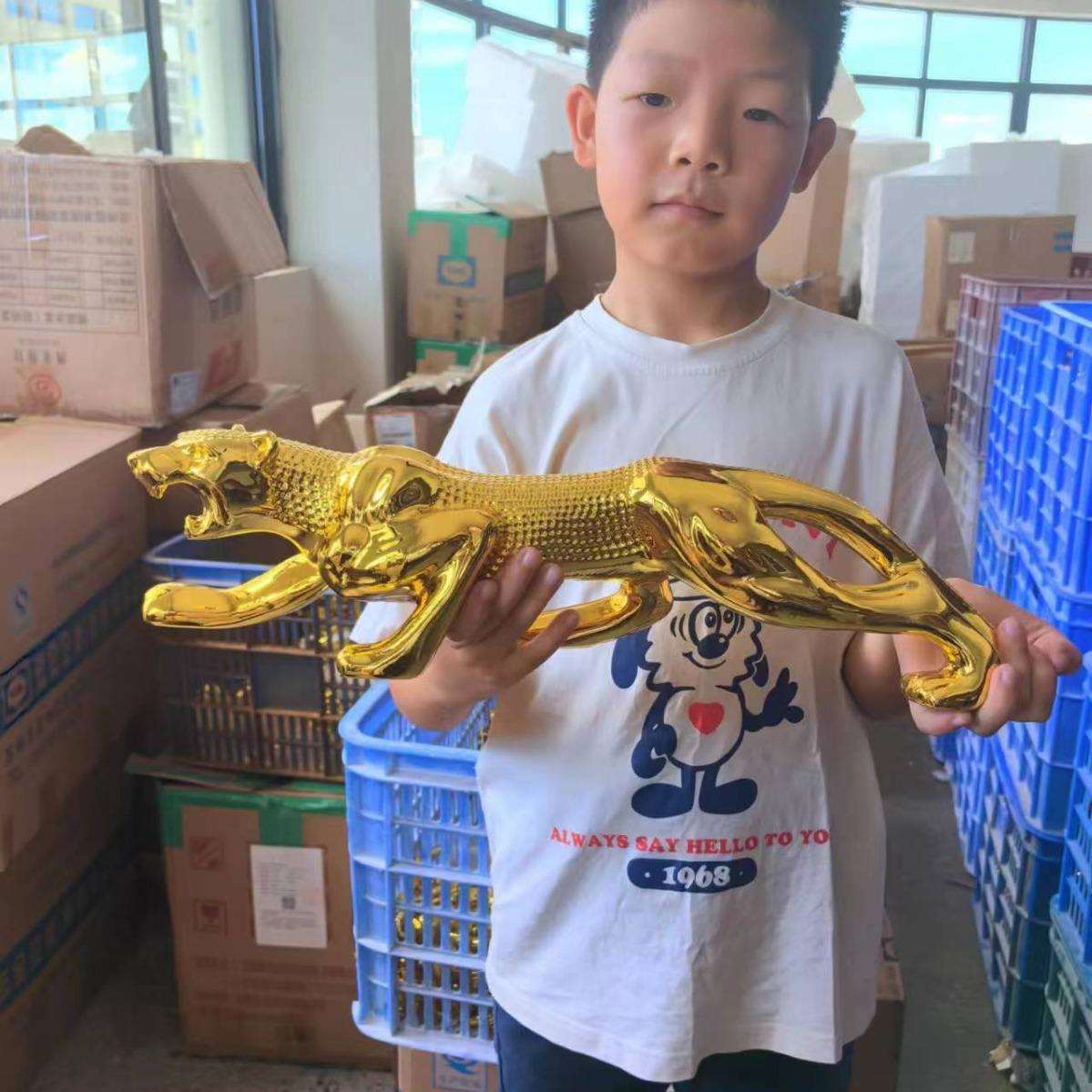 家居摆件金钱豹办公桌装饰品男士高档家居工艺品电镀特大豹子摆件