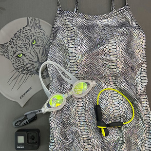 AEMIA高级感专业竞速三角连体泳衣单层女士显瘦遮肉露背超仙性感