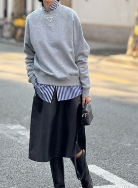 舒适松弛灰色极简风套头卫衣25SS134