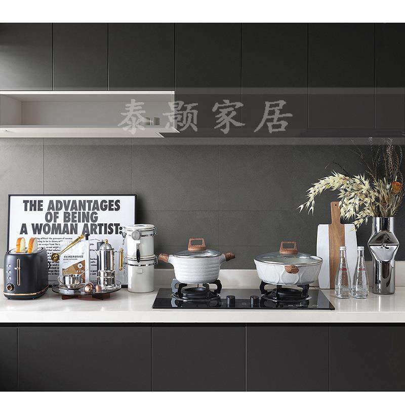现代样板间厨房装饰品摆件橱柜展厅白色荷花锅面包机杯壶砧板道具