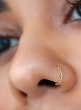 极速Huitan Neiw Twist U Shape Fake Nose Ring for Women Faux