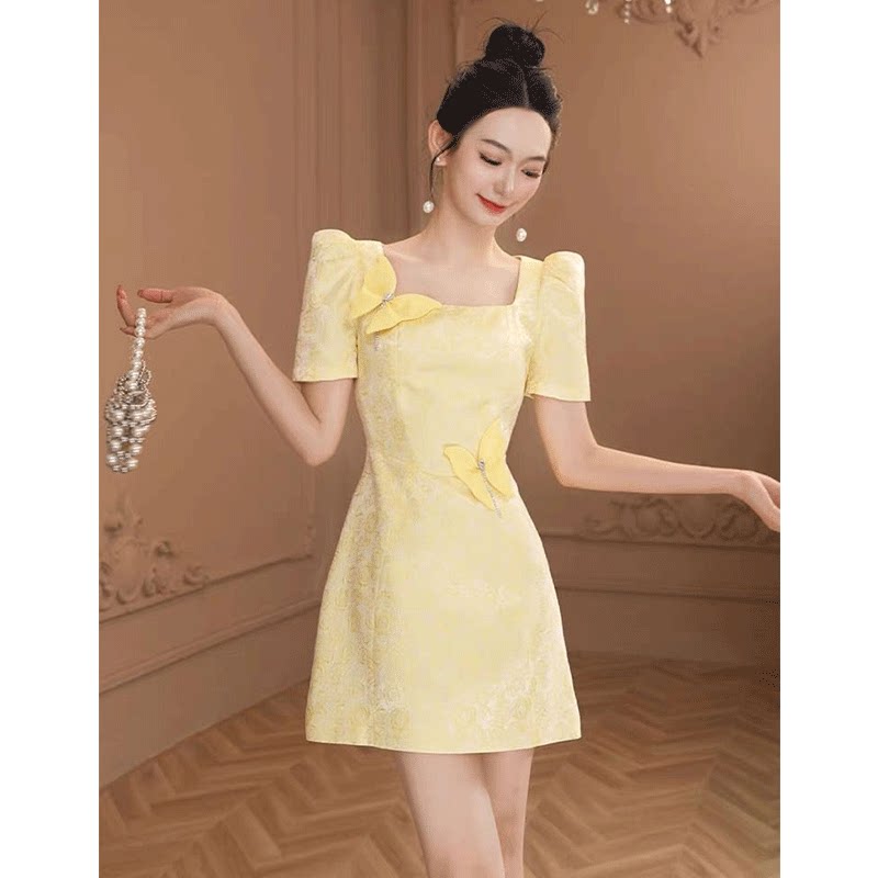 欧洲站方领连衣裙夏季女装高级感法式气质收腰显瘦独特绝美小裙子