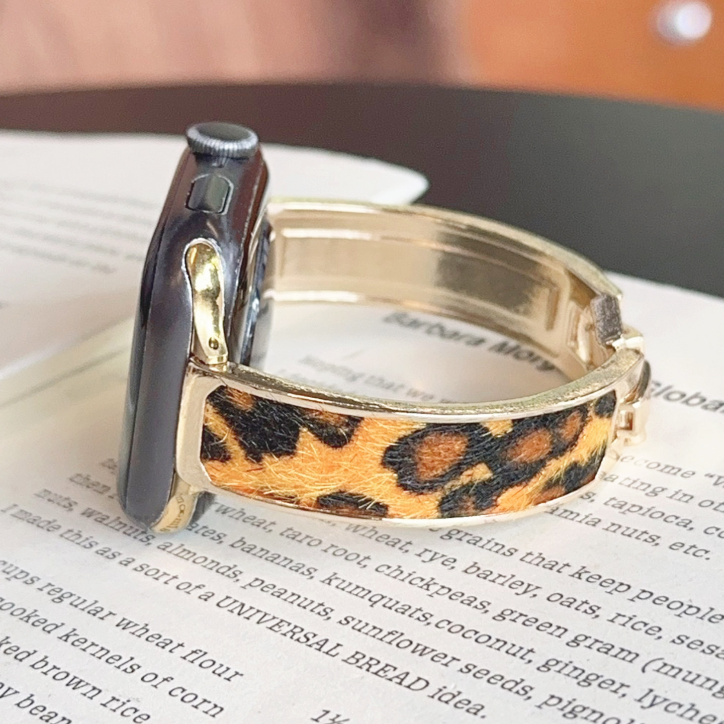 壳里斯iwatch表带S11豹纹金属手镯小众SE3适用S10苹果applewatch华为GT6手表FIT4红米watch5小米9pro新款女款