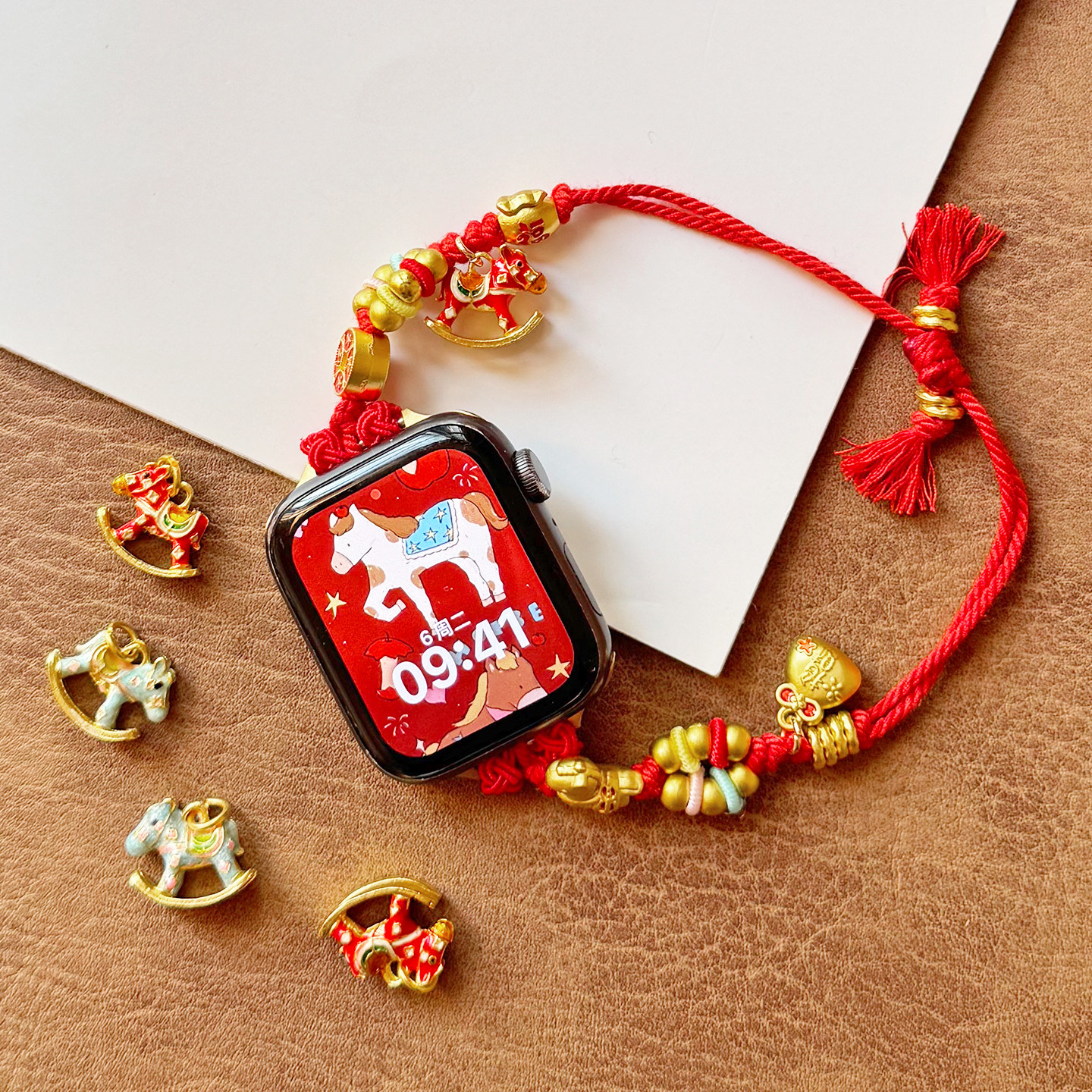 壳里斯iwatch表带S11珐琅彩小马新年吊坠马年尼龙S9适用S10苹果applewatch华为GT6手表FIT4红米5小米9pro串珠