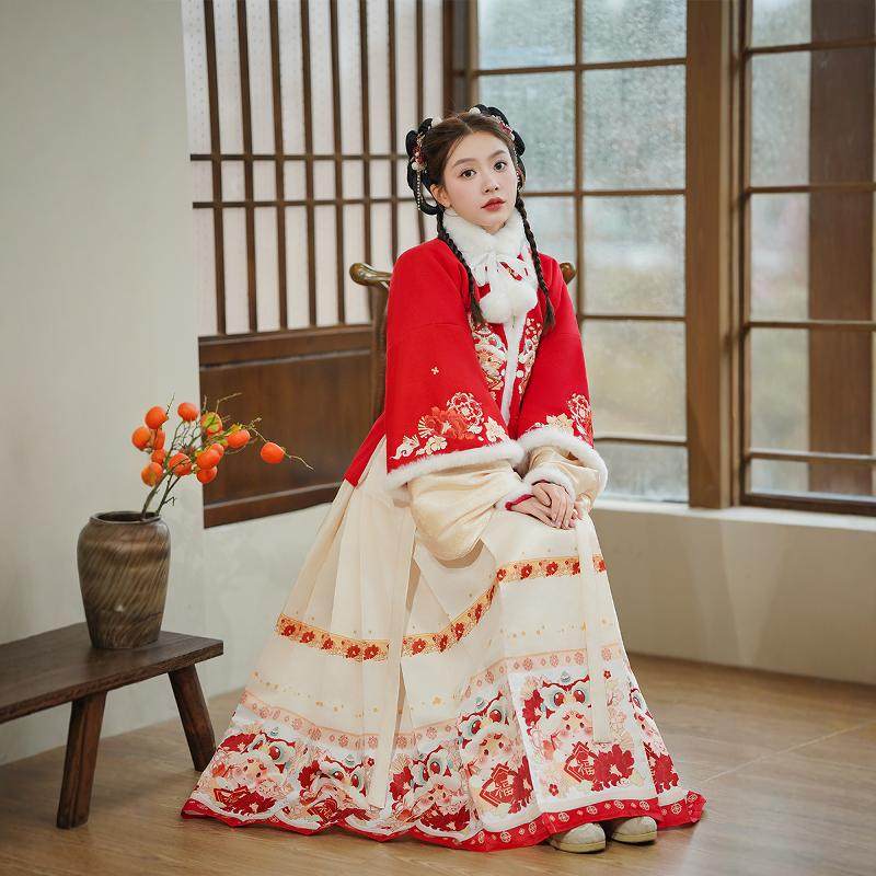 汉服女成人贺岁拜年服明制马面裙加绒加厚冬款新年战袍刺绣方领