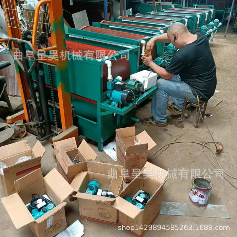 两边喷水管洗花生设备 自吸泵喷淋清洗机 小型电动洗红薯机出厂价