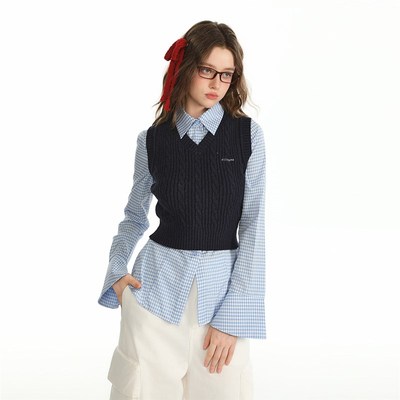 CyNi 学院风纽花基础v领马甲百搭背心毛衣2024秋无袖套头上衣针织