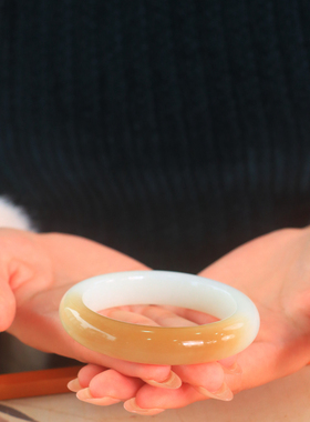 新疆且末糖白平安镯籽料平安镯