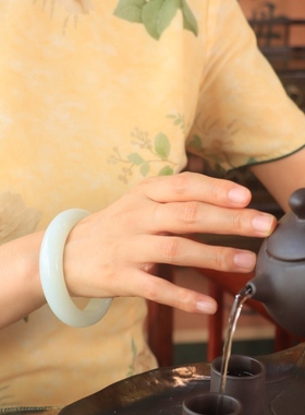 新疆和田玉羊脂白玉籽料正圈手镯