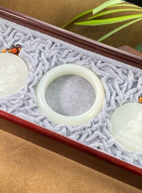 和田玉羊脂白套镯平安镯吊坠传家