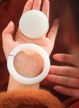 新疆和田玉且末糖白玉正圈口手镯