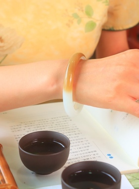 新疆和田玉且末糖白手镯