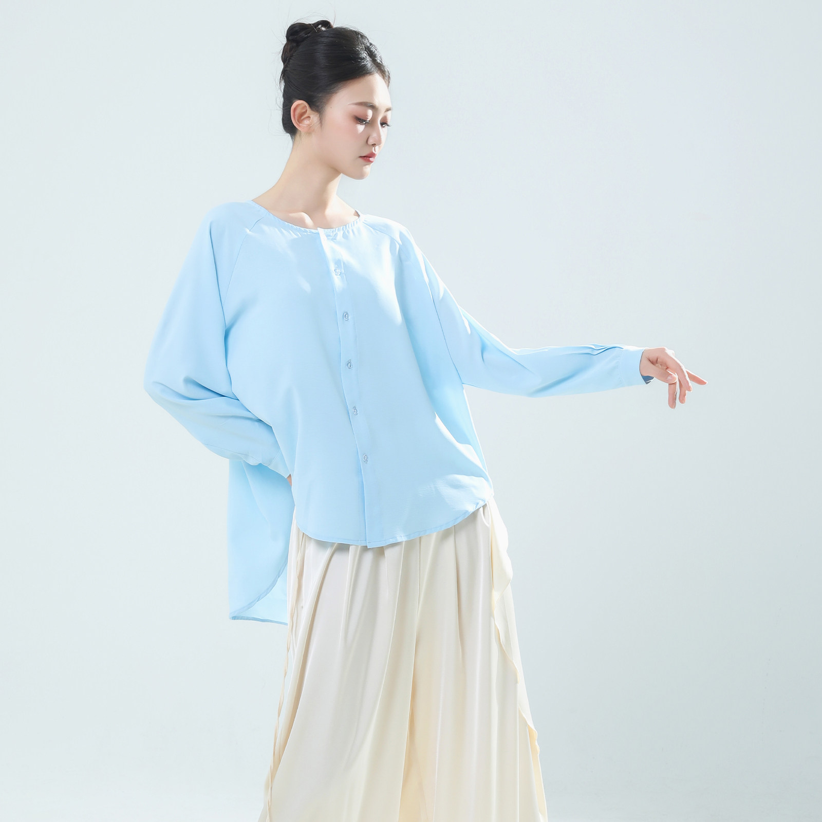 青蝶舞春新款舞衣圆领插肩袖裙摆舞服古典舞舞蹈服现代舞宽松衬衫