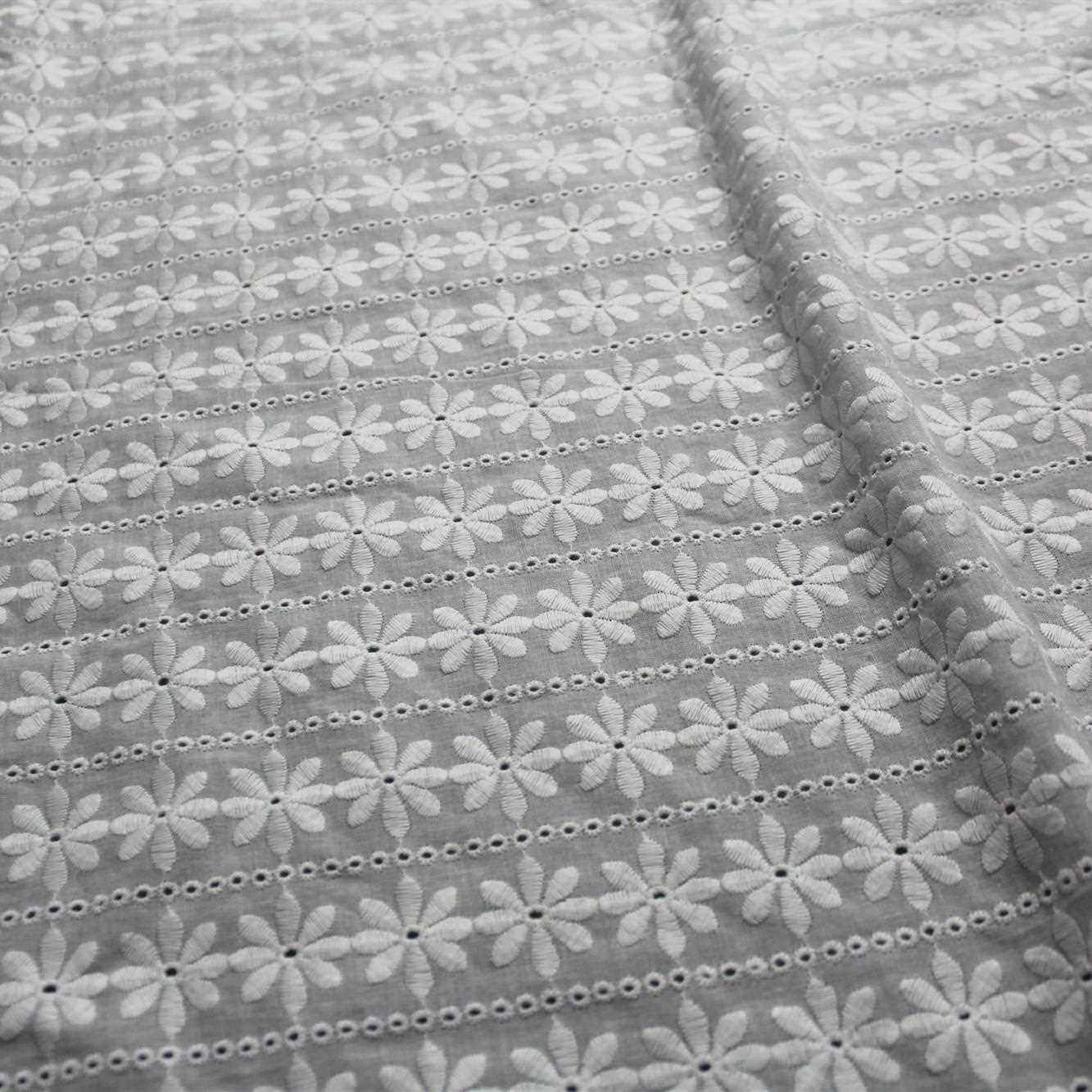 新款直销春夏女装棉布刺绣绣花面料 绣花镂空打孔花边9088棉布绣