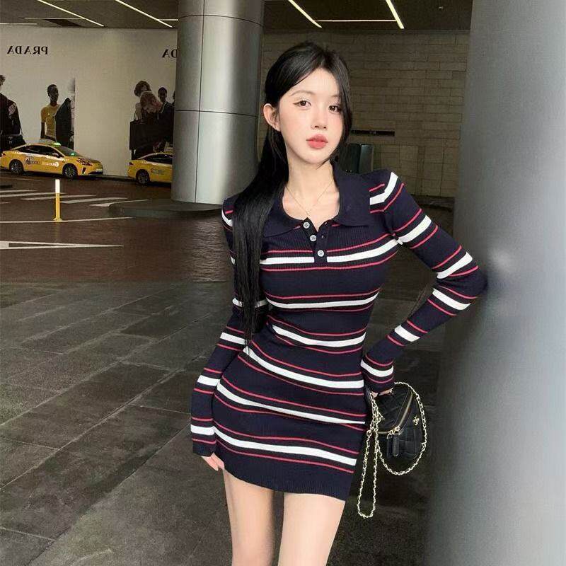 条纹撞色polo长袖连衣裙女早秋收腰显针织裙子氛围感包短裙