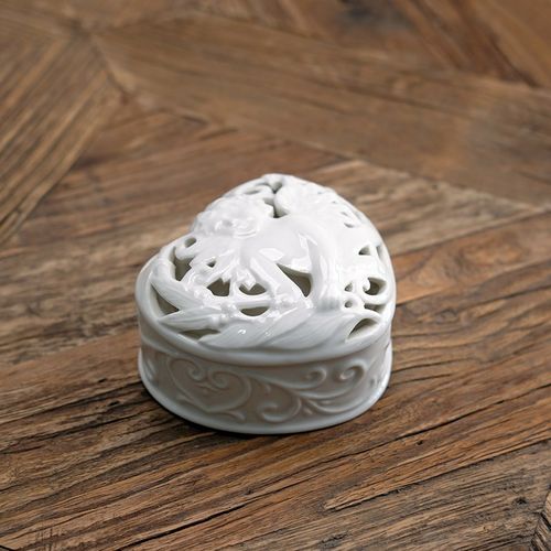 出口欧洲复古奶油色小天使浮雕镂空爱心陶瓷收纳盒/首饰盒