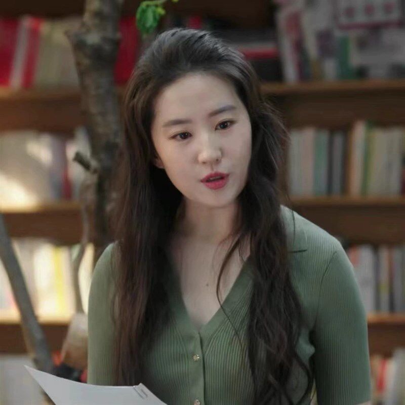 绿色v领针织衫女短袖修身气质上衣