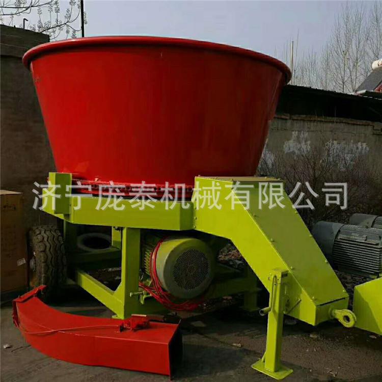 自转式稻草捆粉碎机牵引式苞米秸秆破碎机干湿两用铡草揉丝一体机