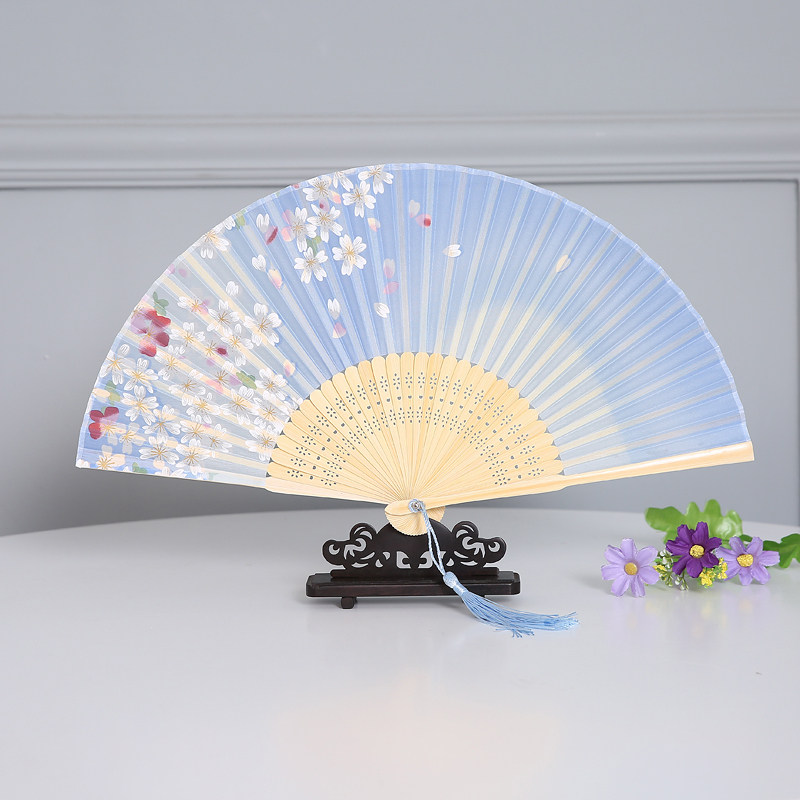 折扇女夏季小清新丝绸走秀折扇汉服礼品折叠扇子古典舞蹈中国风扇