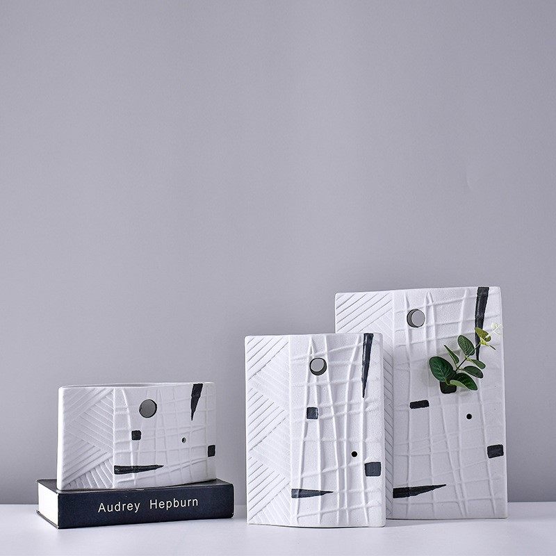 磨砂白手绘国画扁瓶花器新中式现代简约家居插花陶瓷花瓶批发