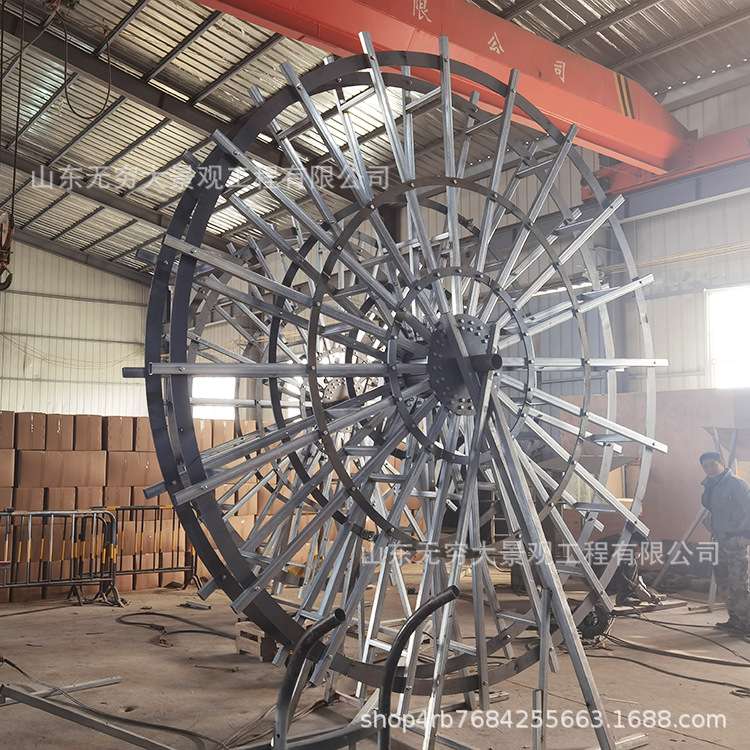 无穷大制作户外大型10米防腐木钢木结构景观水车转动龙骨摆件
