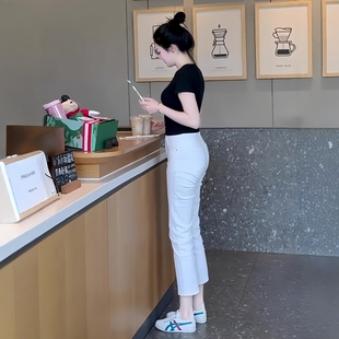 秋冬季加绒白色直筒弹力牛仔裤女士高腰显瘦米白杏色八九分烟管裤